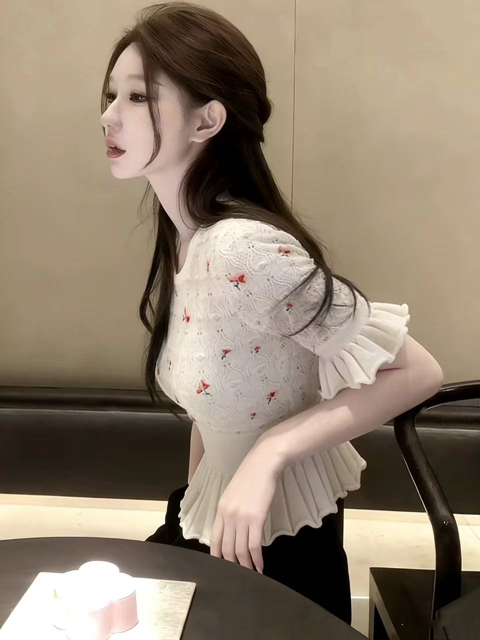 韓系高級感刺繡圓領短袖針織衫女夏季新款洋氣收腰緊身套頭上衣潮