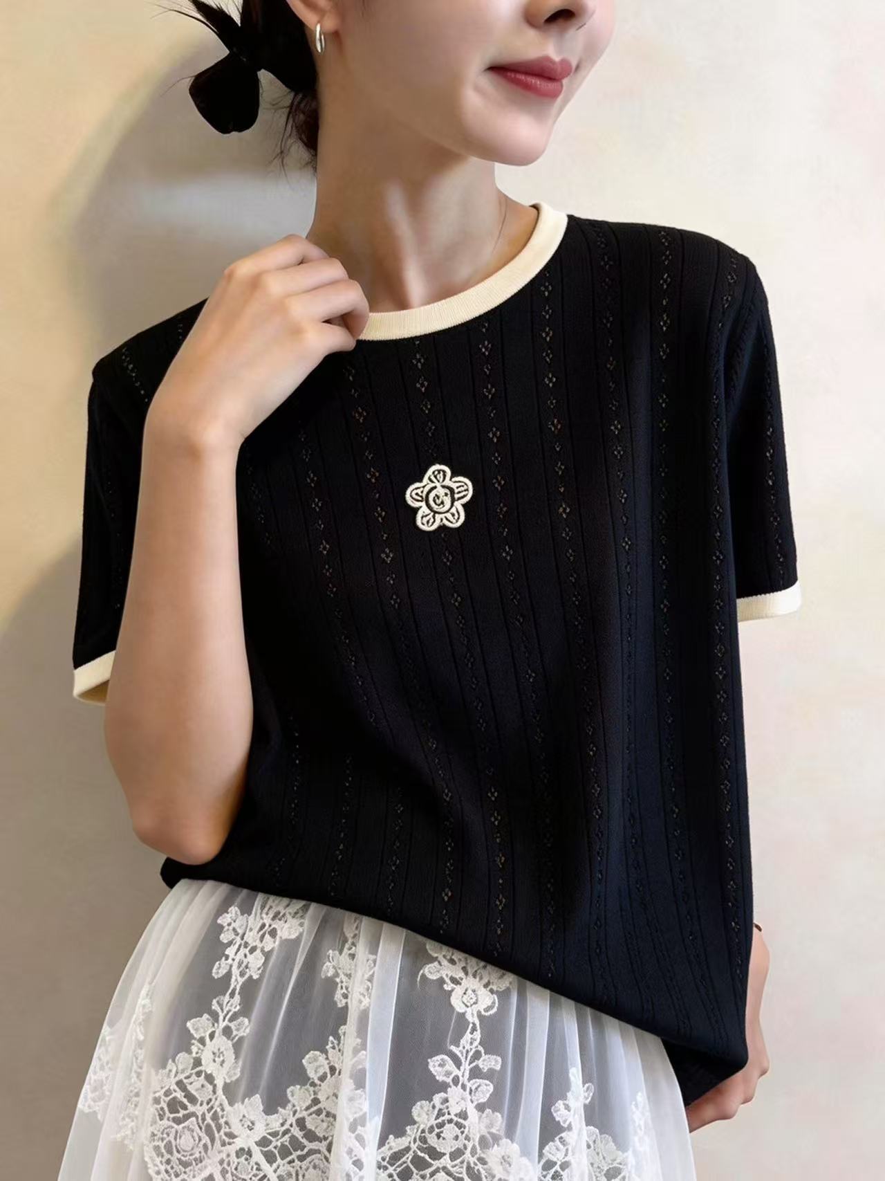夏季薄款小香風鏤空冰絲針織短袖t恤女2026新款漂亮獨特短款上衣
