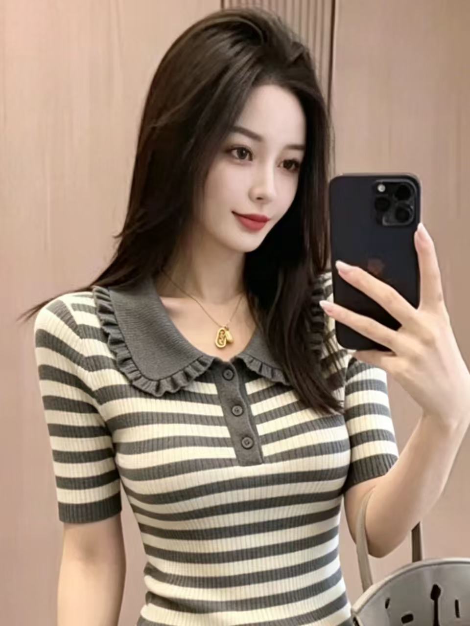今年流行的爆款女裝夏季2026新款娃娃領條紋獨特漂亮超好看上衣女