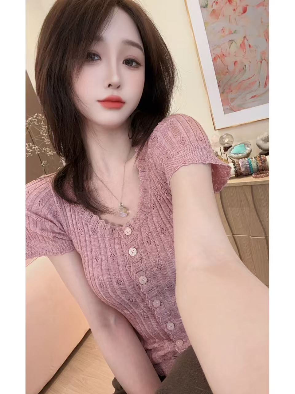 法式甜美風粉色短袖針織衫女2026年夏季超好看花邊紐扣設計感上衣