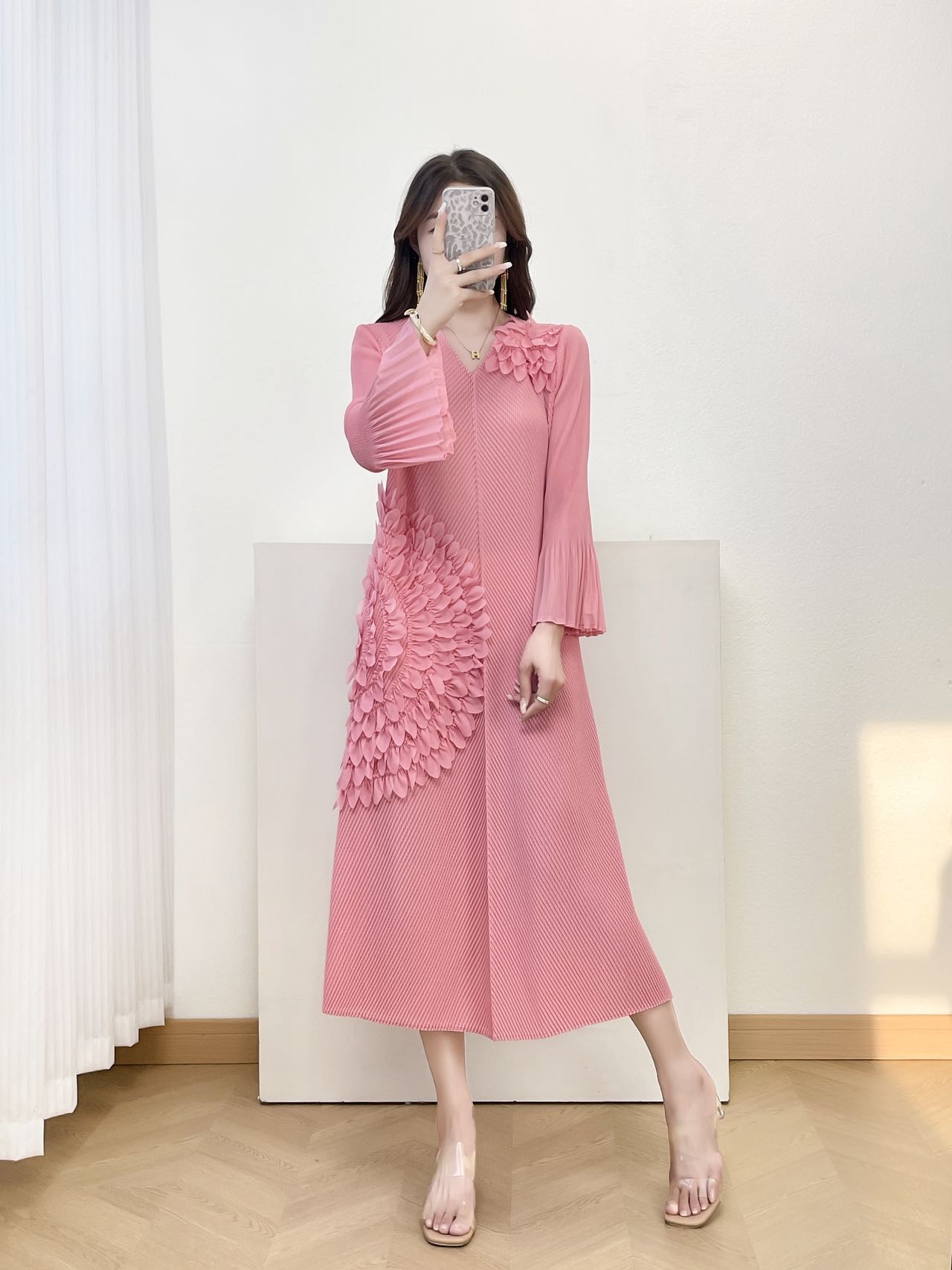 MY15702# 三宅褶皱新款轻奢高端妈妈连衣裙鱼鳞褶大码时尚显瘦长裙女裝...