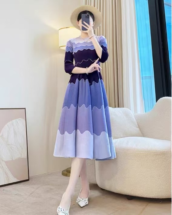 RY800# 宫廷风褶皱连衣裙2026早春新款收腰渐变色显瘦花苞法式茶歇A字裙