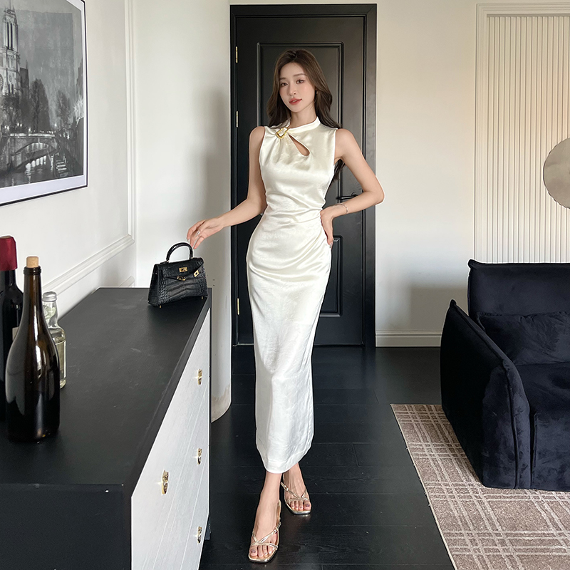 MY11628# 奢光缎面抓皱肌理 水滴镂空定制别针 捏褶无袖连衣裙女裝貨...