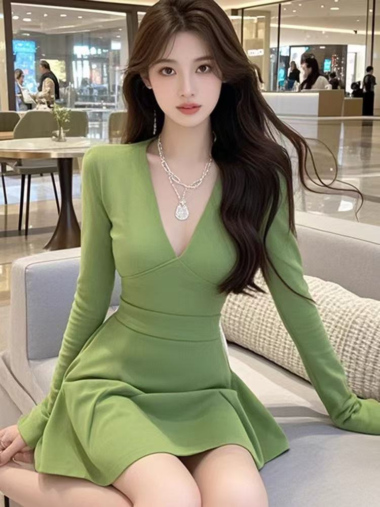 FA36592# 纯欲甜辣风气质V领长袖收腰连衣裙女秋季新款修身显瘦A字短裙 服裝批發女裝批發服飾貨源
