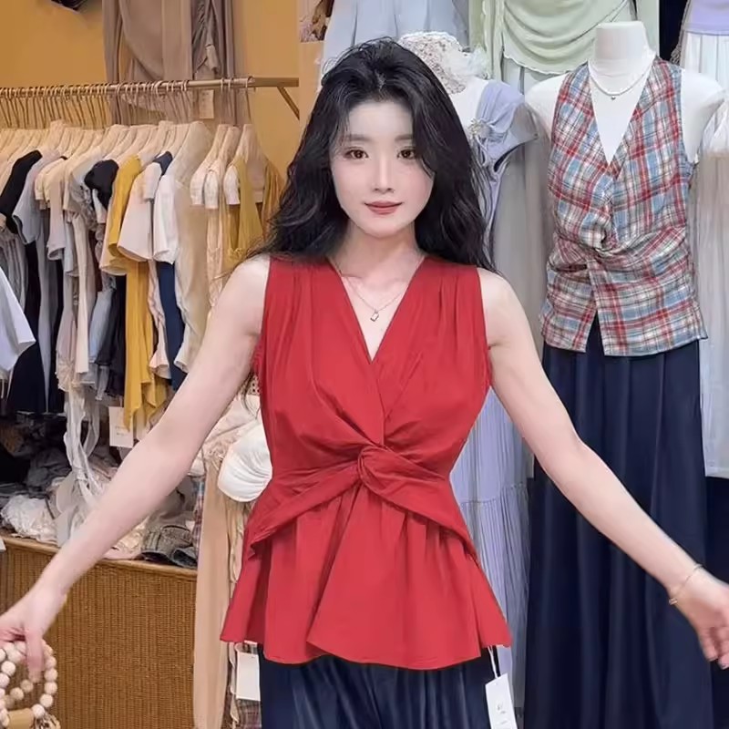 MY17371# 红色扭结v领无袖吊带背心衬衫外穿修身显瘦别致独特漂亮上衣女裝貨源服裝批發