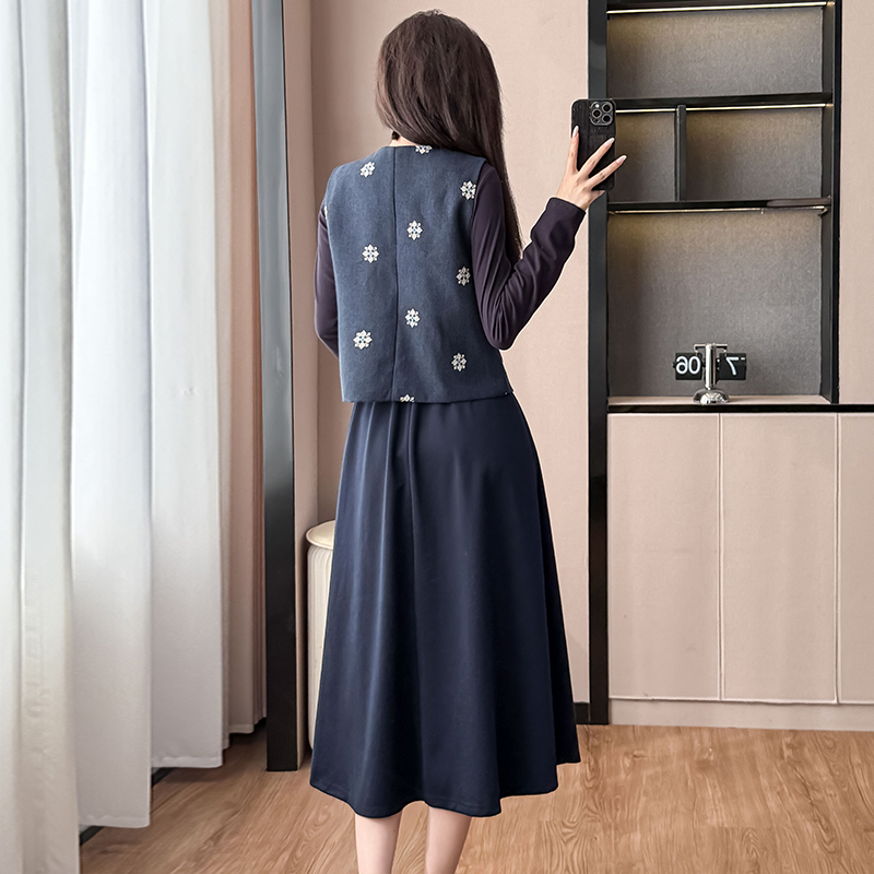 鹽系氣質減齡初戀感高腰連衣裙套裝女2025秋季新款刺繡馬甲兩件套