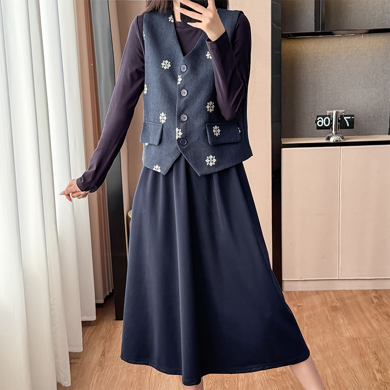 鹽系氣質減齡初戀感高腰連衣裙套裝女2025秋季新款刺繡馬甲兩件套