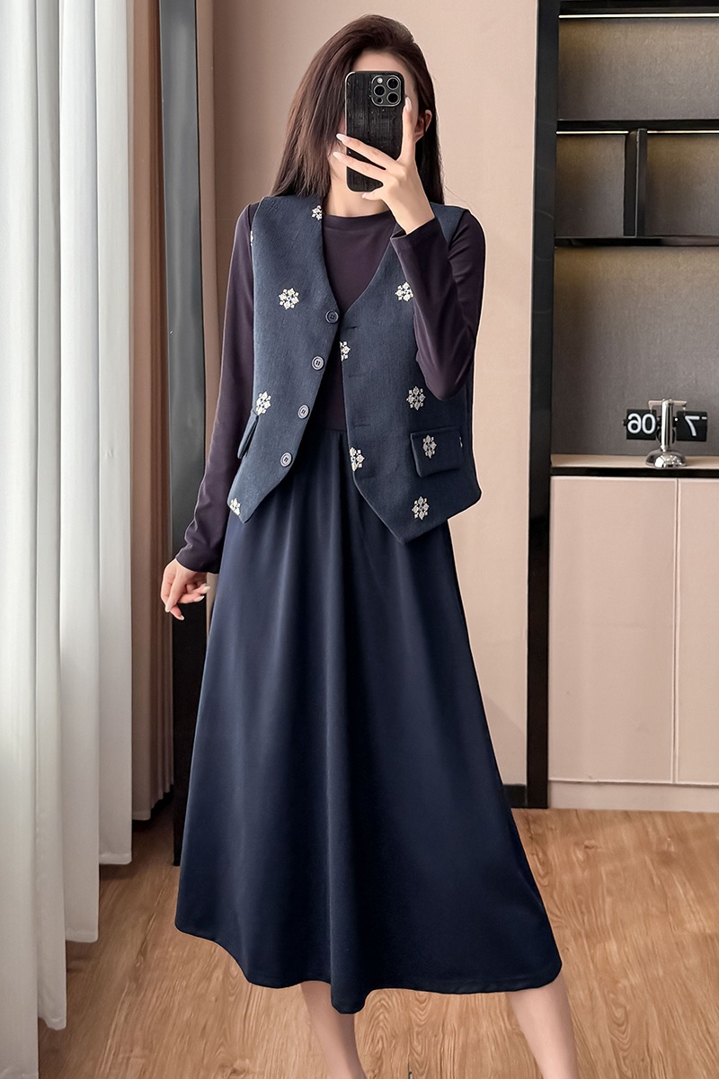 鹽系氣質減齡初戀感高腰連衣裙套裝女2025秋季新款刺繡馬甲兩件套