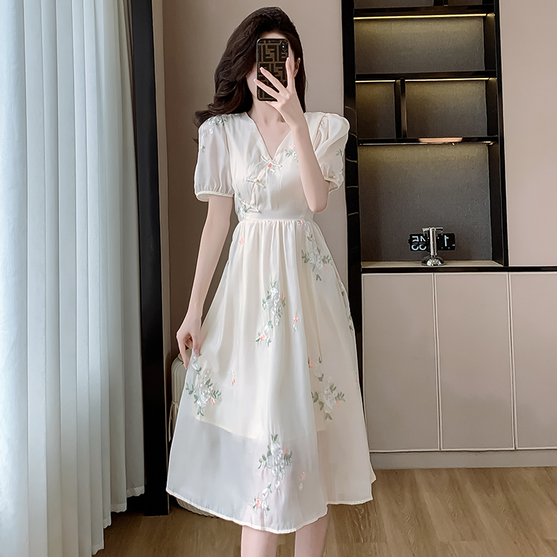 新中式優雅氣質刺繡短袖V領連衣裙女夏季新款高腰顯瘦長裙子