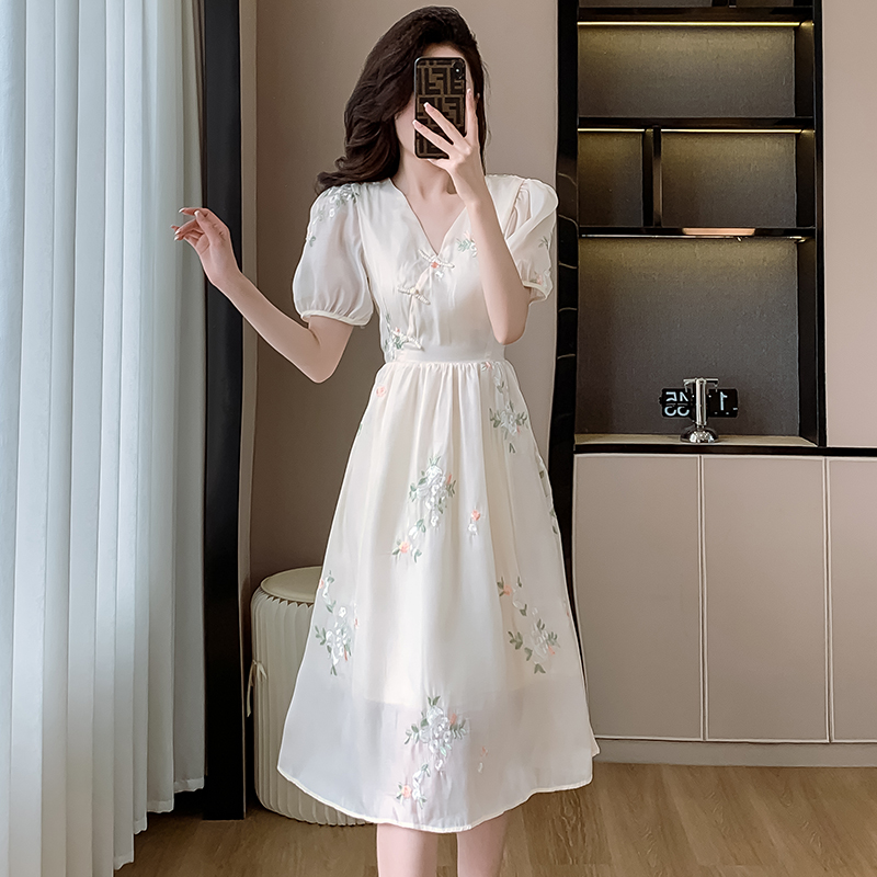 新中式優雅氣質刺繡短袖V領連衣裙女夏季新款高腰顯瘦長裙子