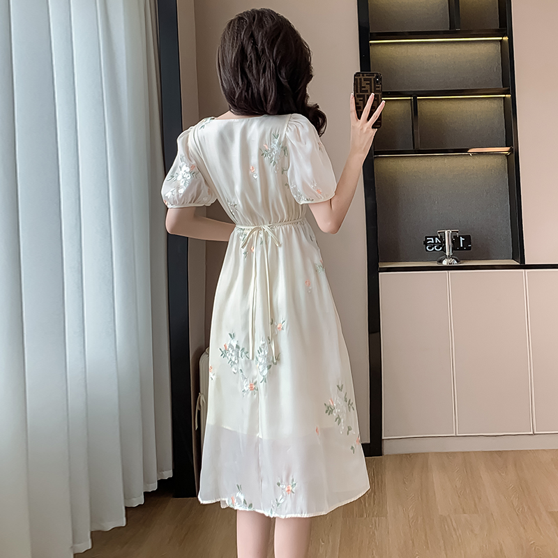 新中式優雅氣質刺繡短袖V領連衣裙女夏季新款高腰顯瘦長裙子