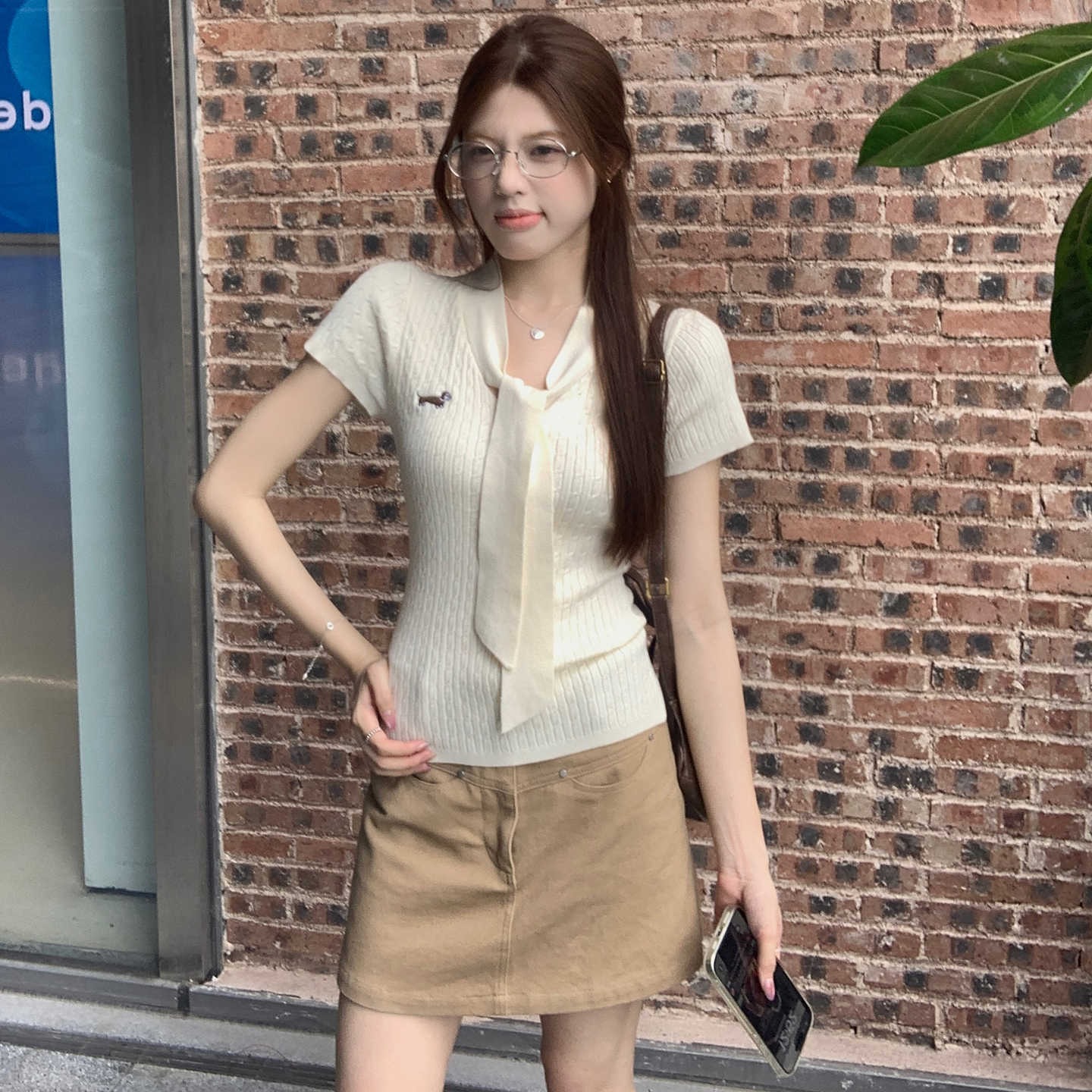 2026年圍巾領臘腸狗刺繡針織短袖女夏韓系短款百搭修身顯瘦上衣