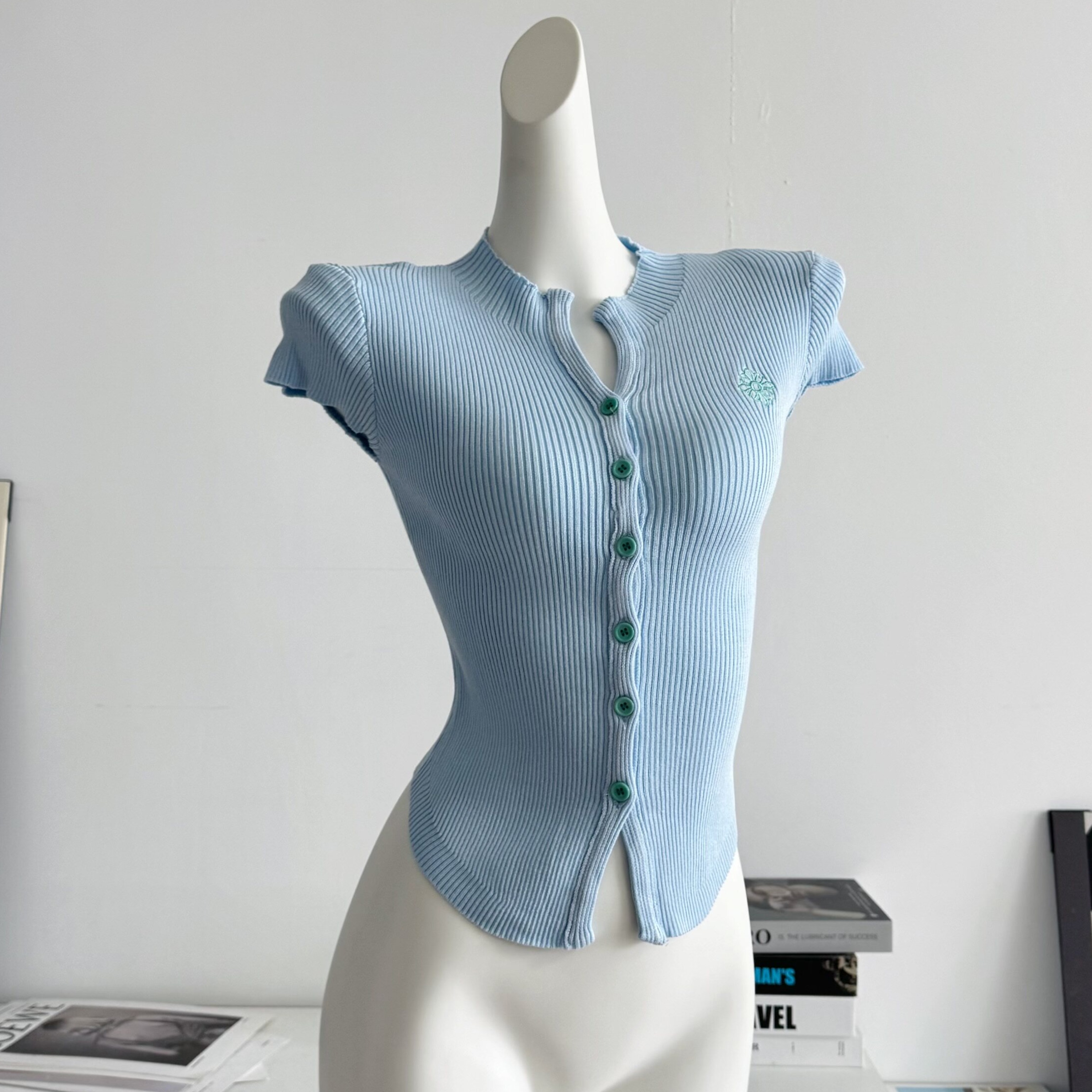 2026年新款撞色刺繡半高領針織衫夏季小個子開衫獨特小飛袖上衣女