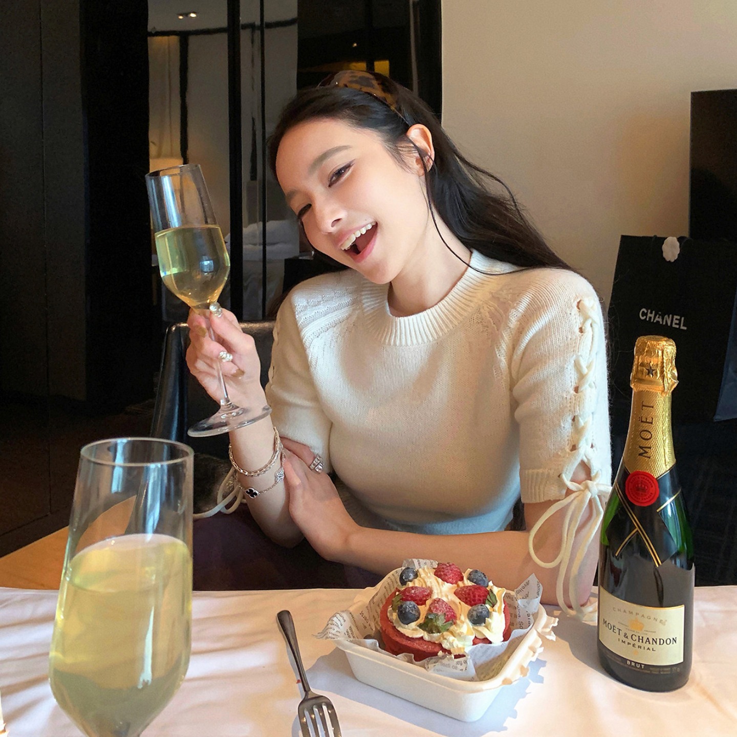 2026年新款夏季圓領綁帶短袖針織衫女初xai新款設計感短款上衣