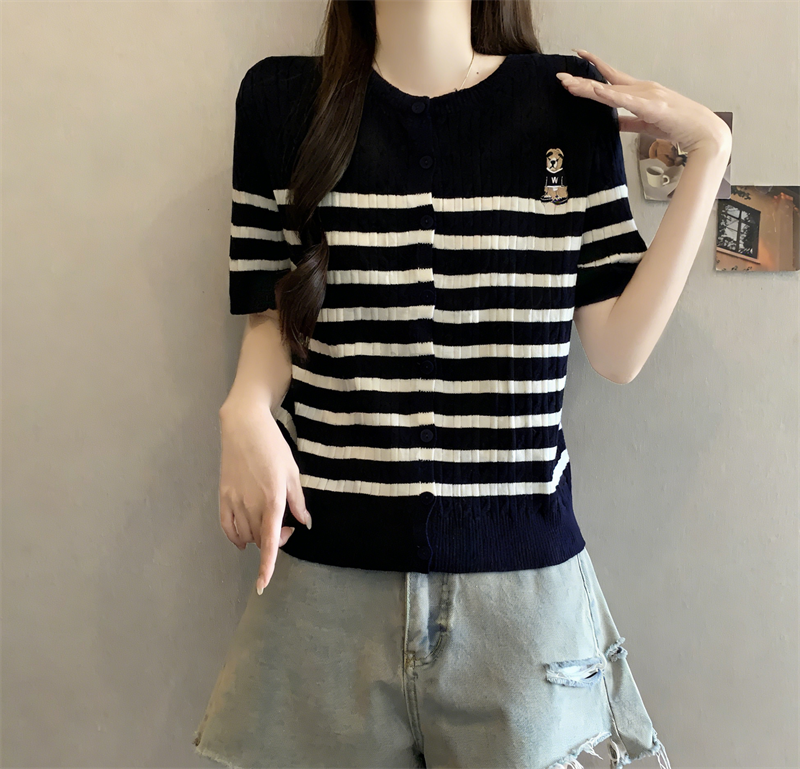 冰絲條紋短袖針織開衫女夏季胖MM設計感圓領小熊刺繡寬松上衣女