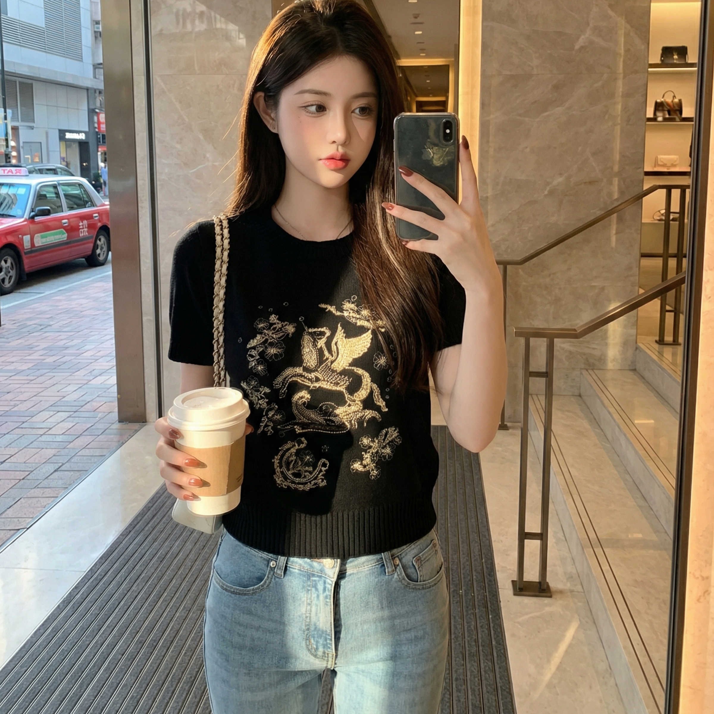 小馬刺繡圓領短袖T恤女夏設計感修身顯瘦百搭杏色正肩針織衫上衣