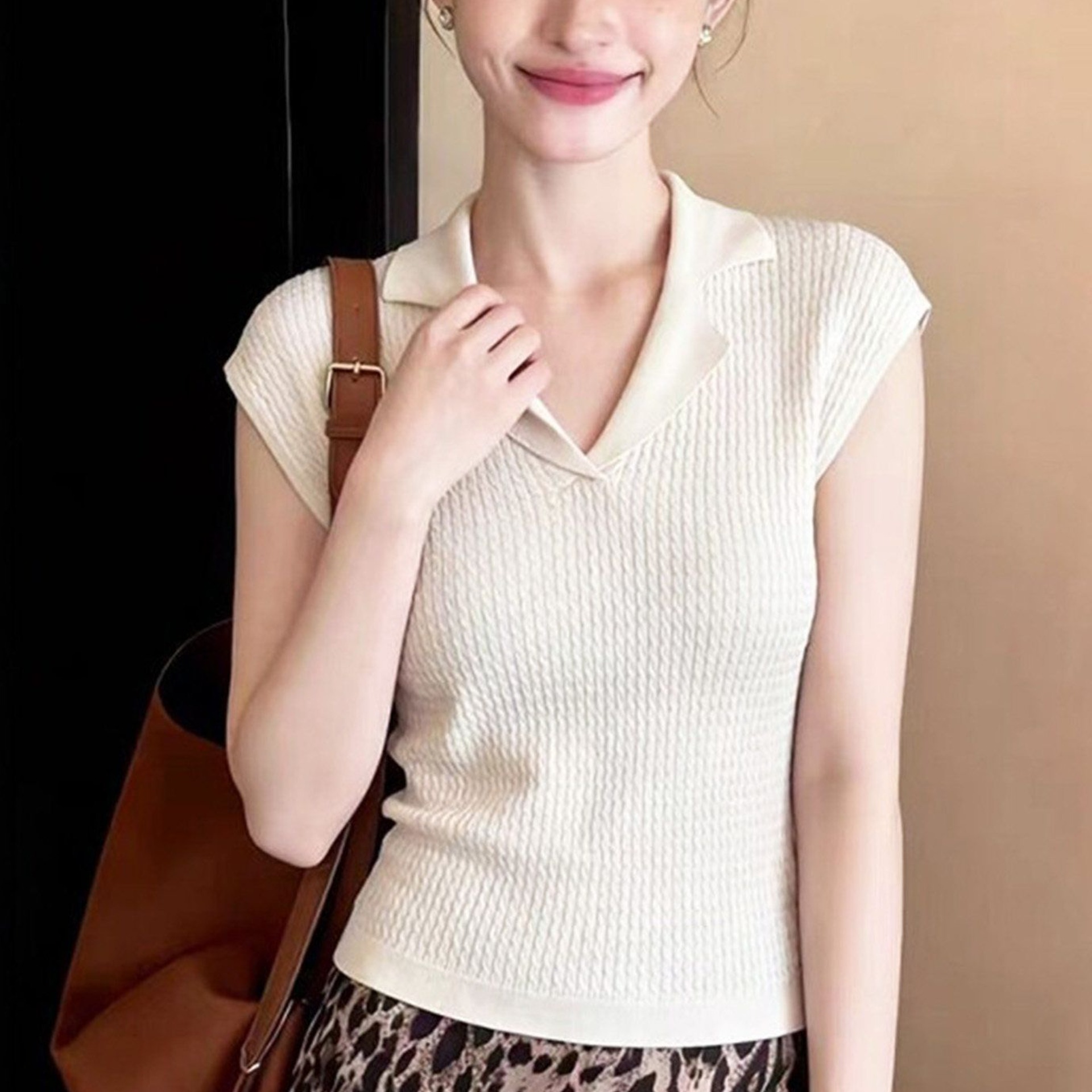 薄款冰絲v領小飛袖無袖針織衫女2026新款夏季修身顯瘦短款上衣女