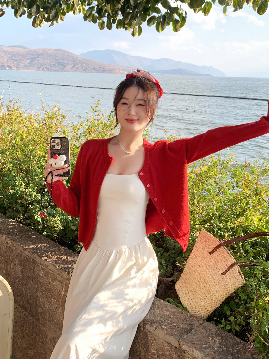 紅色開衫配吊帶外搭女早春云南穿搭外套新款針織上衣