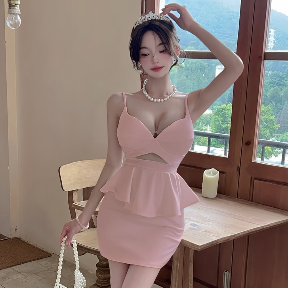實拍控2性感低胸吊帶包臀打底短款連衣裙