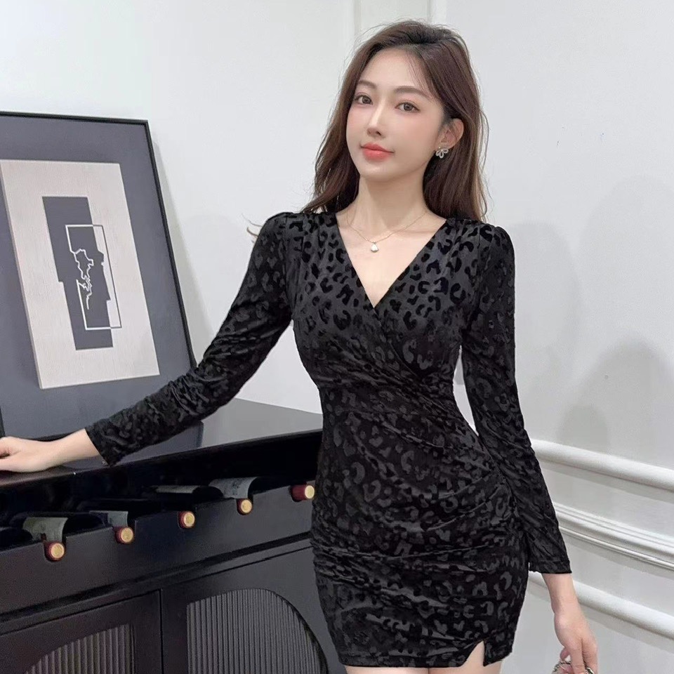 實拍低胸金絲絨長袖包臀打底連衣裙短裙