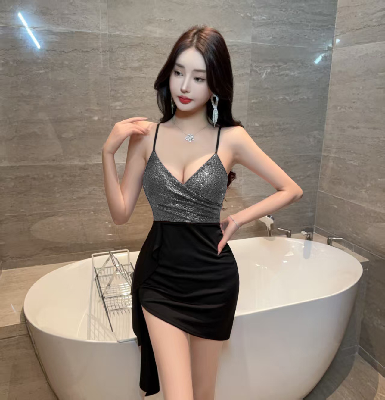 實拍低胸彈力撞色流蘇拼接包臀打底鍛煉吊帶緊身連衣裙