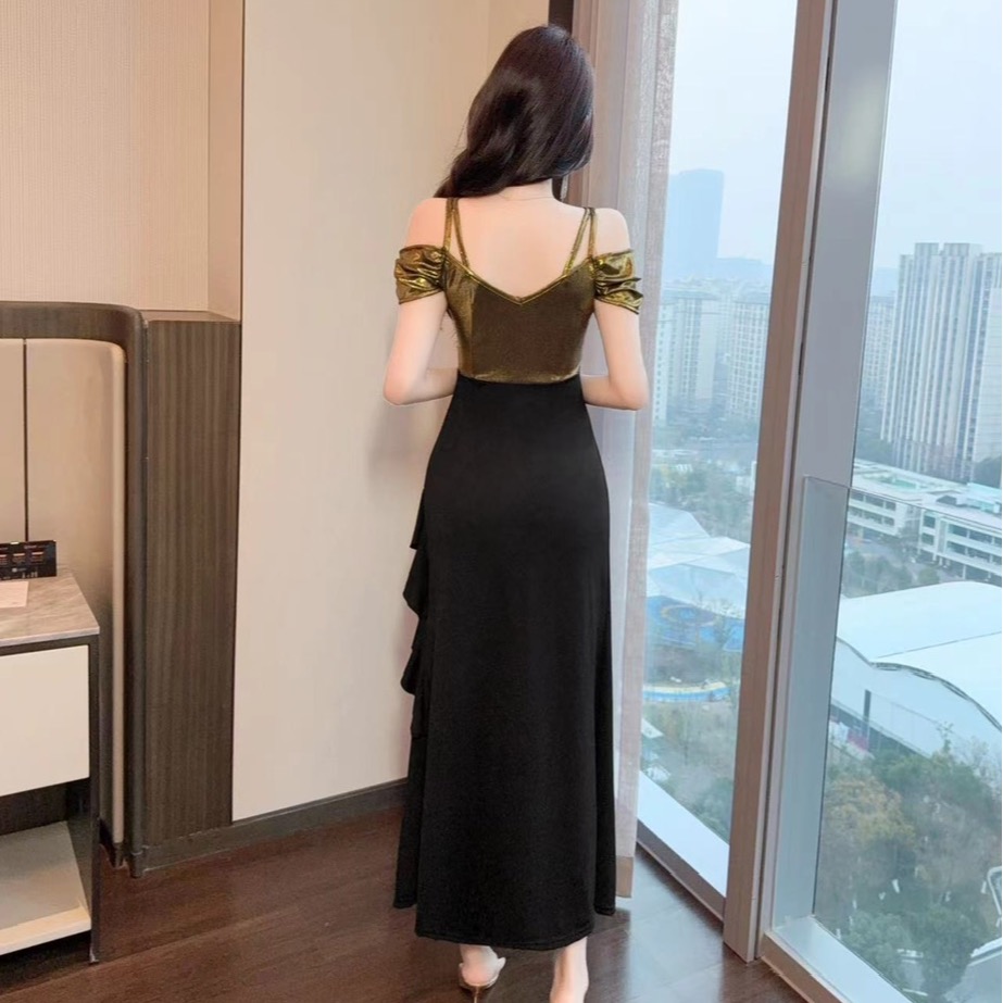 不會缺貨 實拍低胸長款拼色金屬風吊帶禮服連衣裙
