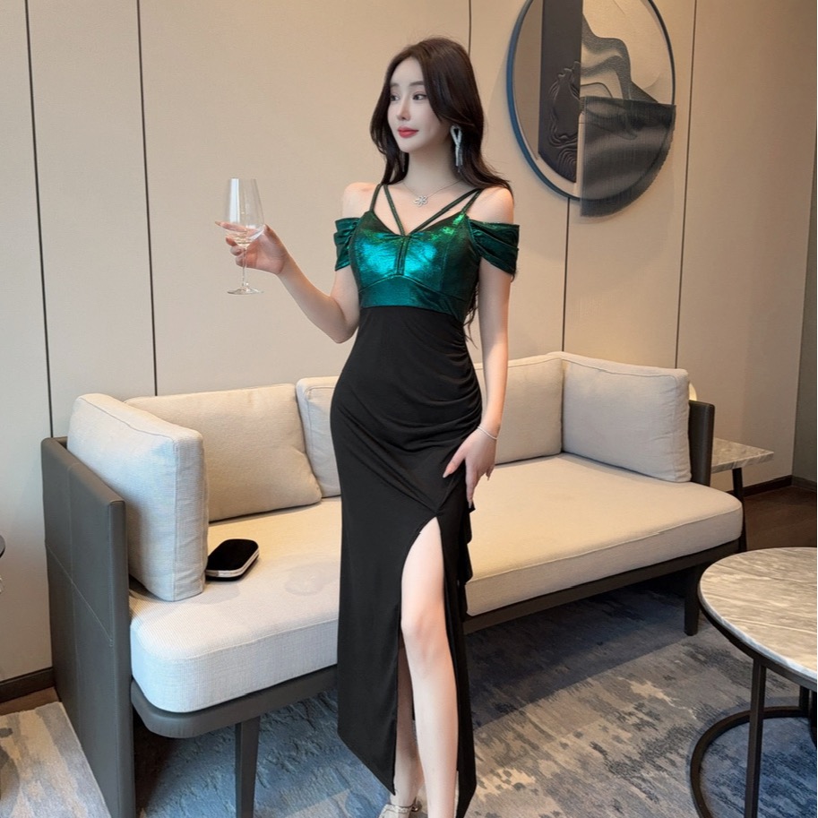 不會缺貨 實拍低胸長款拼色金屬風吊帶禮服連衣裙