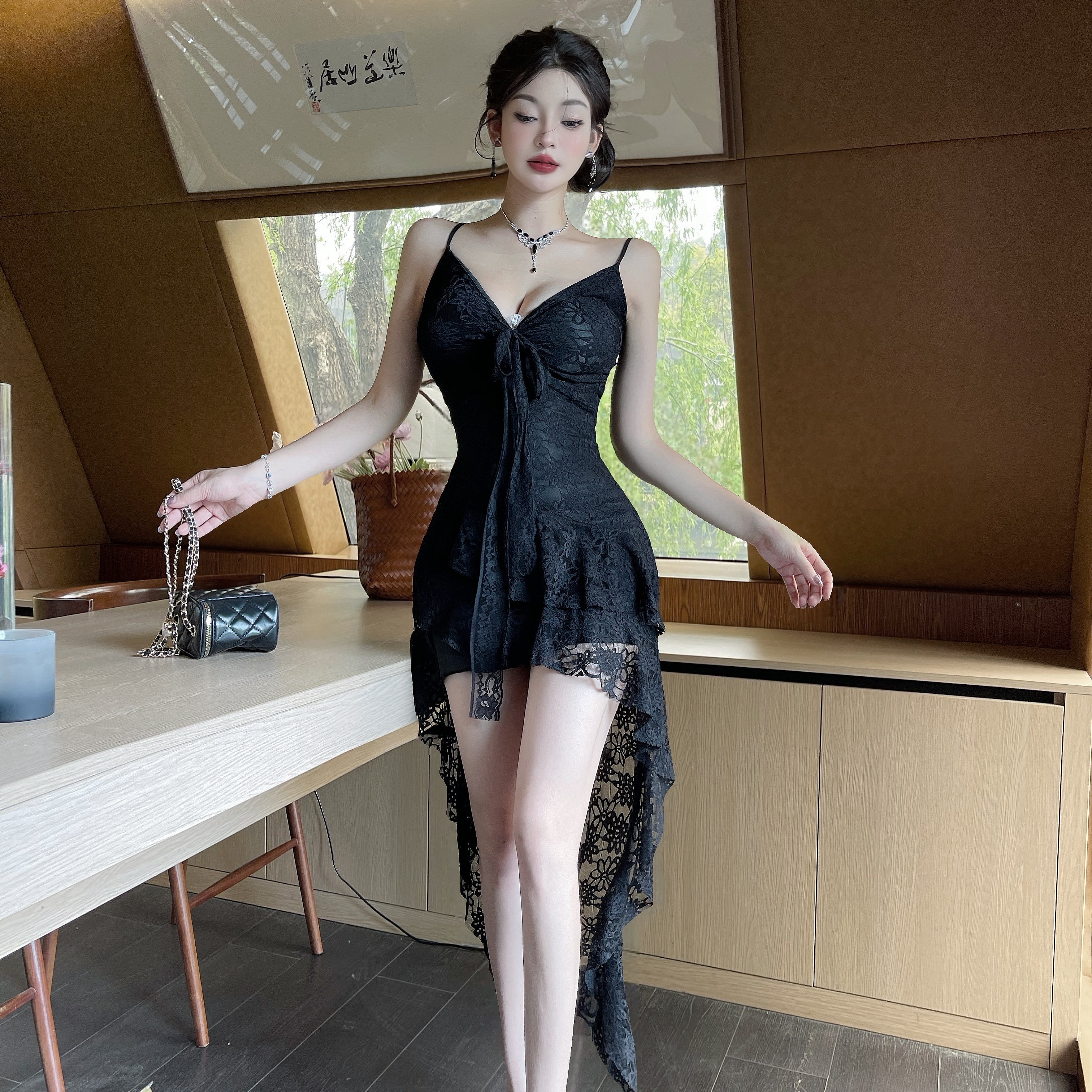 實拍性感長款不規則低胸蕾絲包臀吊帶打底連衣裙