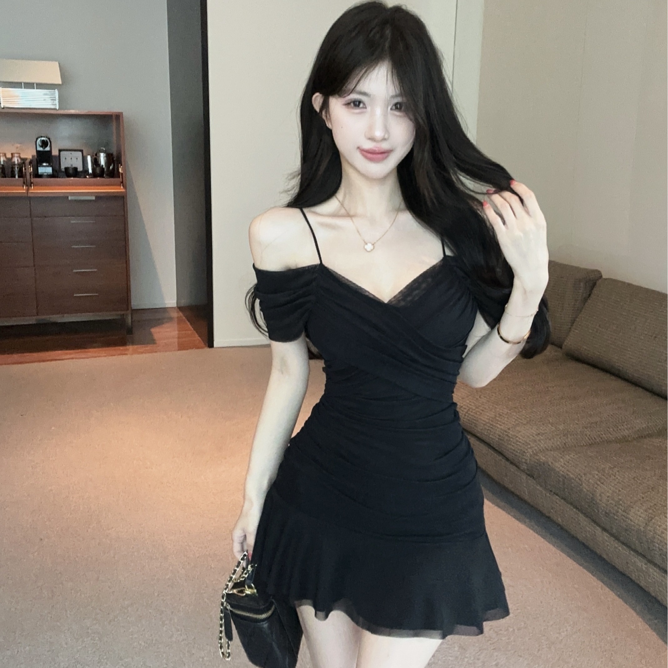 實拍低胸吊帶短款包臀緊身網紗連衣裙9807短款