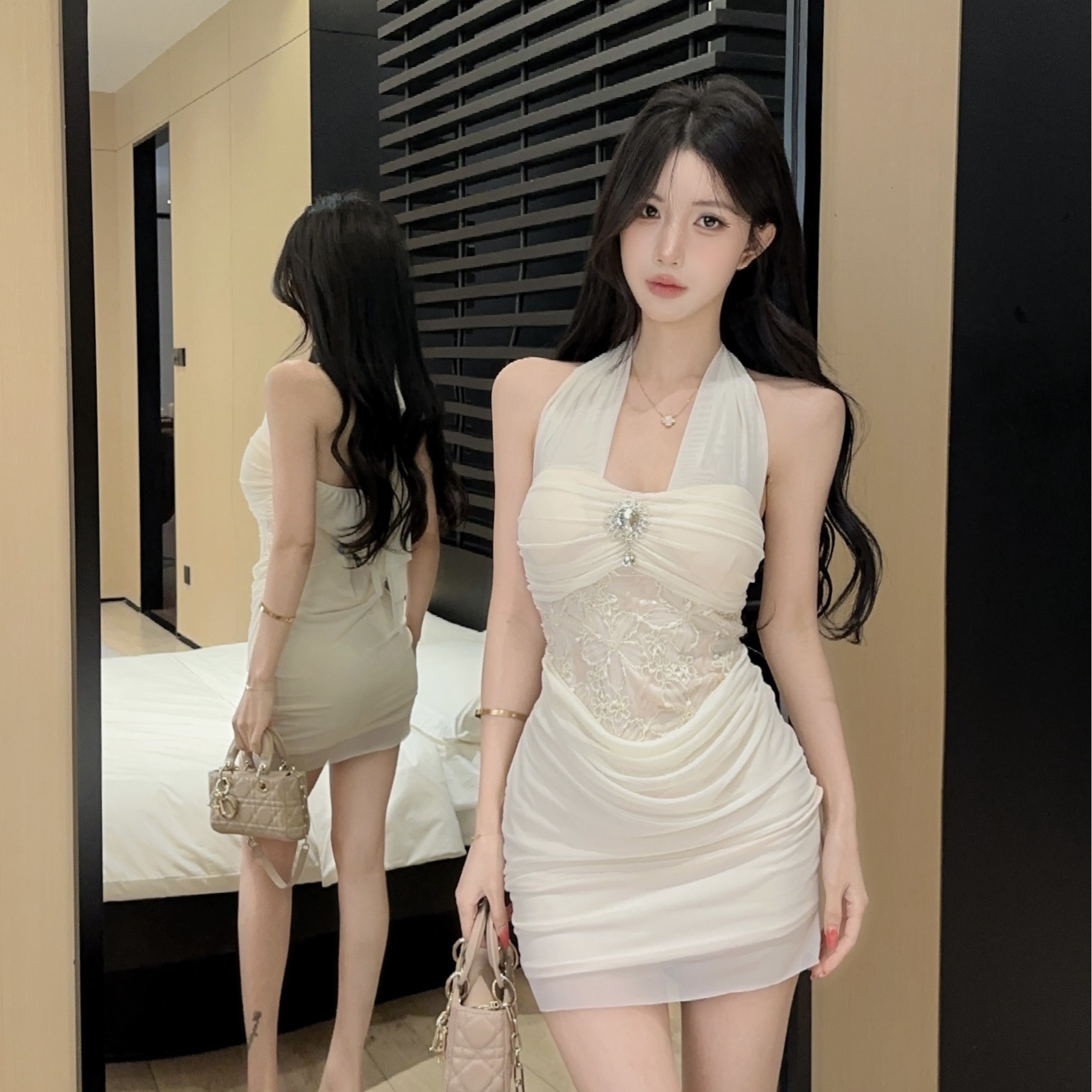 實拍性感低胸交叉網紗包臀打底連衣裙