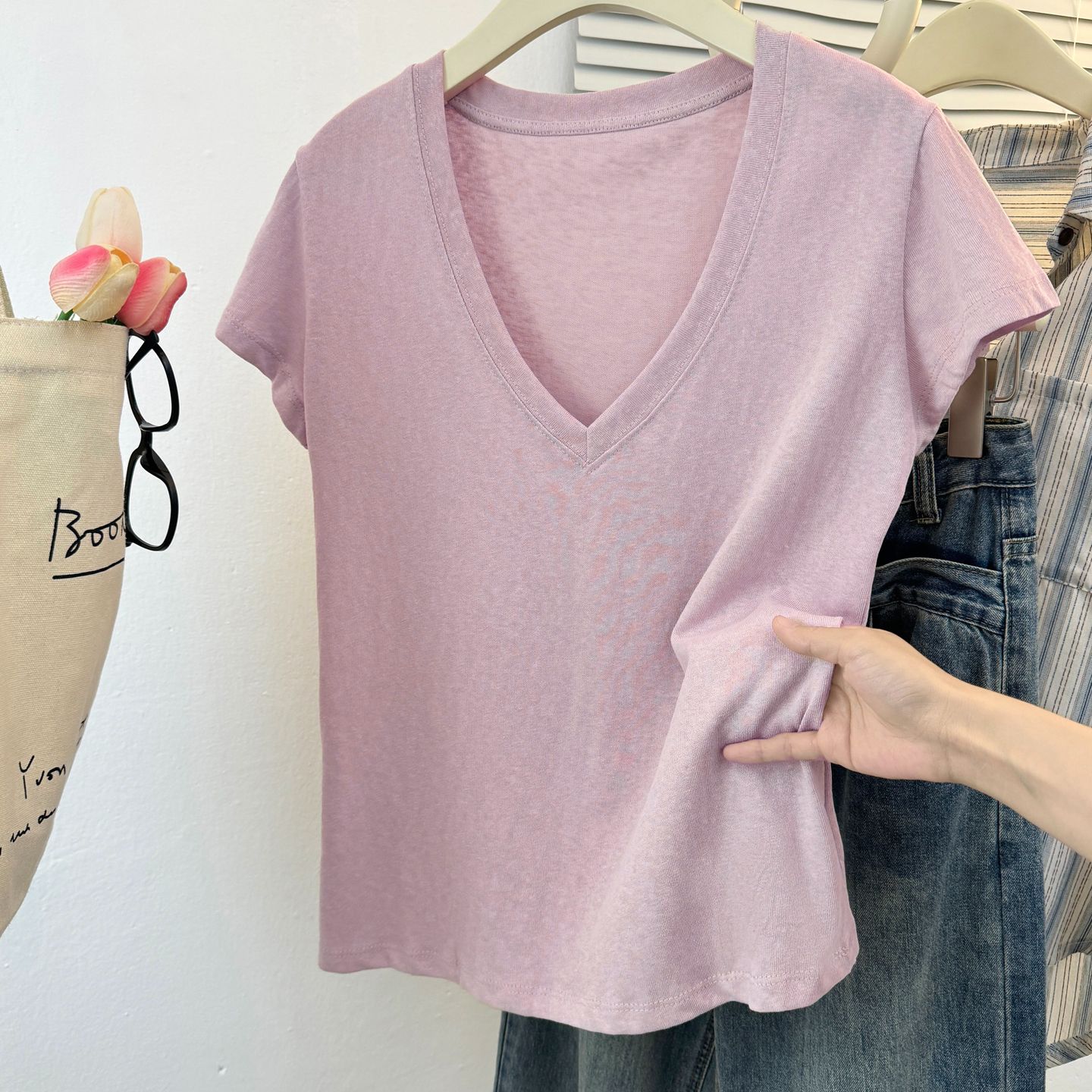 MY9374# 欧货爆款宽松慵懒高级感大V领短袖T恤女夏新款独特超好看上衣女裝貨源服裝批發