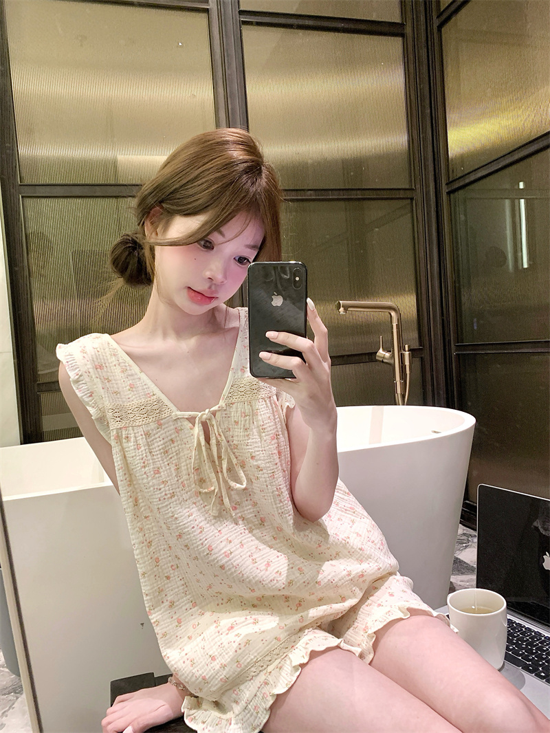 FA32685# 甜美粉碎花正反两穿独特浪漫细节蕾丝家居服睡衣套装 服裝批發女裝批發服飾貨源