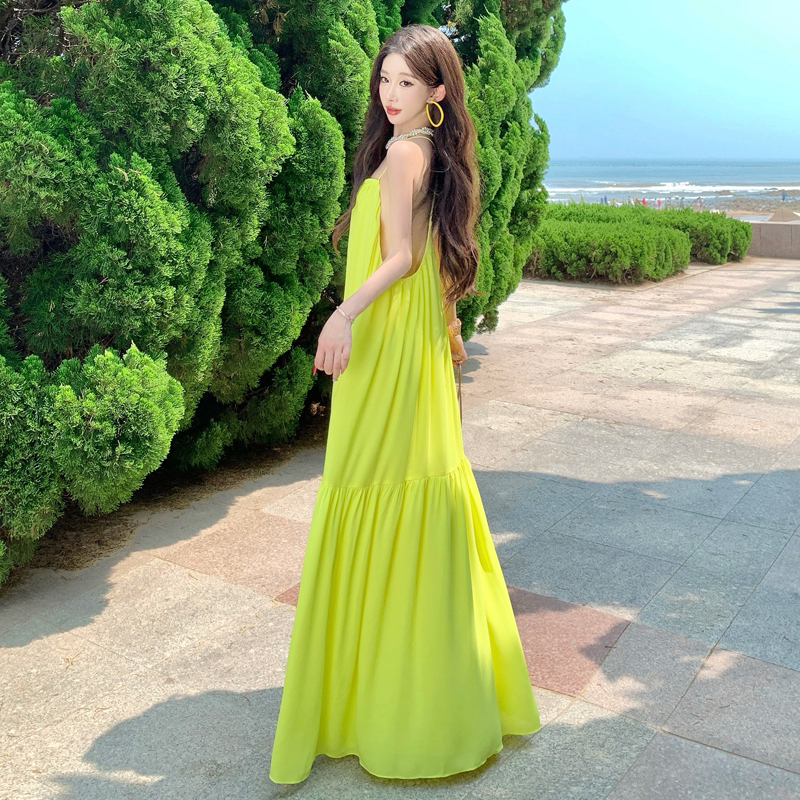 沙灘裙女海邊度假普吉島飄逸顯瘦吊帶露背不規則連衣裙超仙