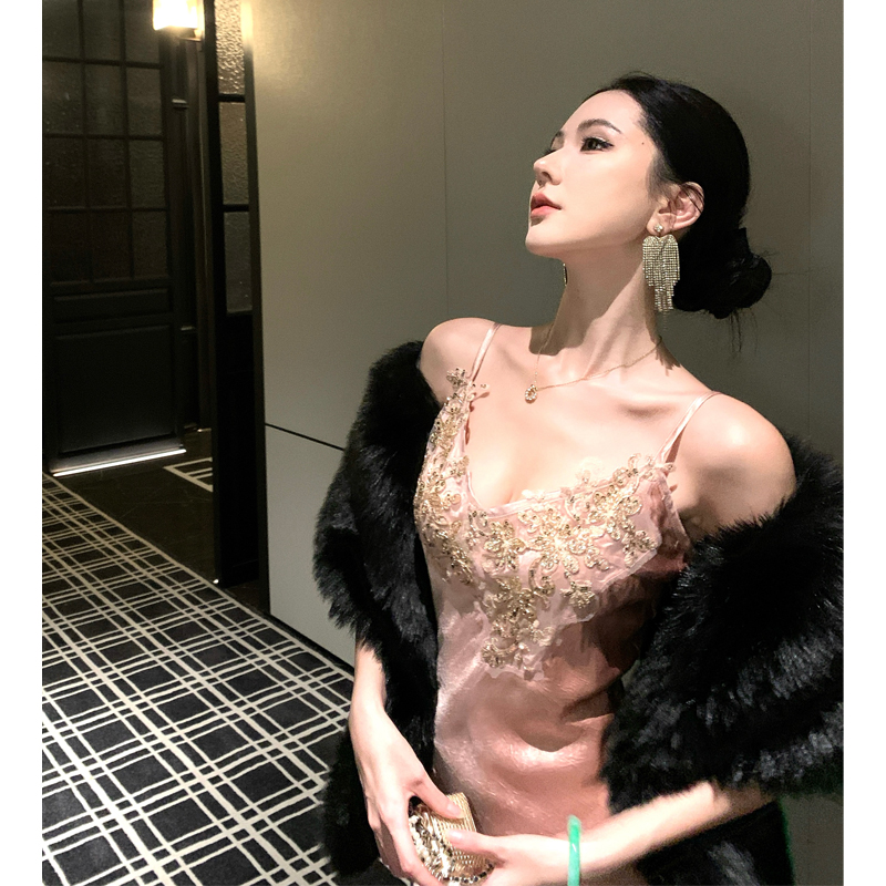 鎏金歲月 早秋粉色新中式立體貼花性感包臀收腰吊帶禮服裙
