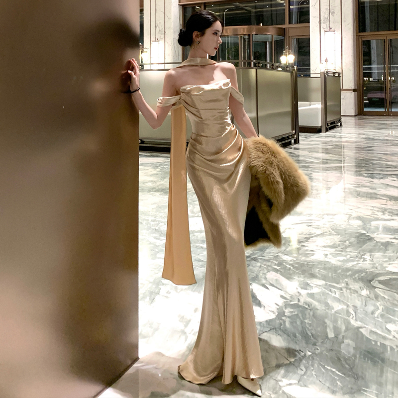 琥珀浮光淺金色抹胸訂婚禮服輕奢新娘敬酒服晨袍連衣裙