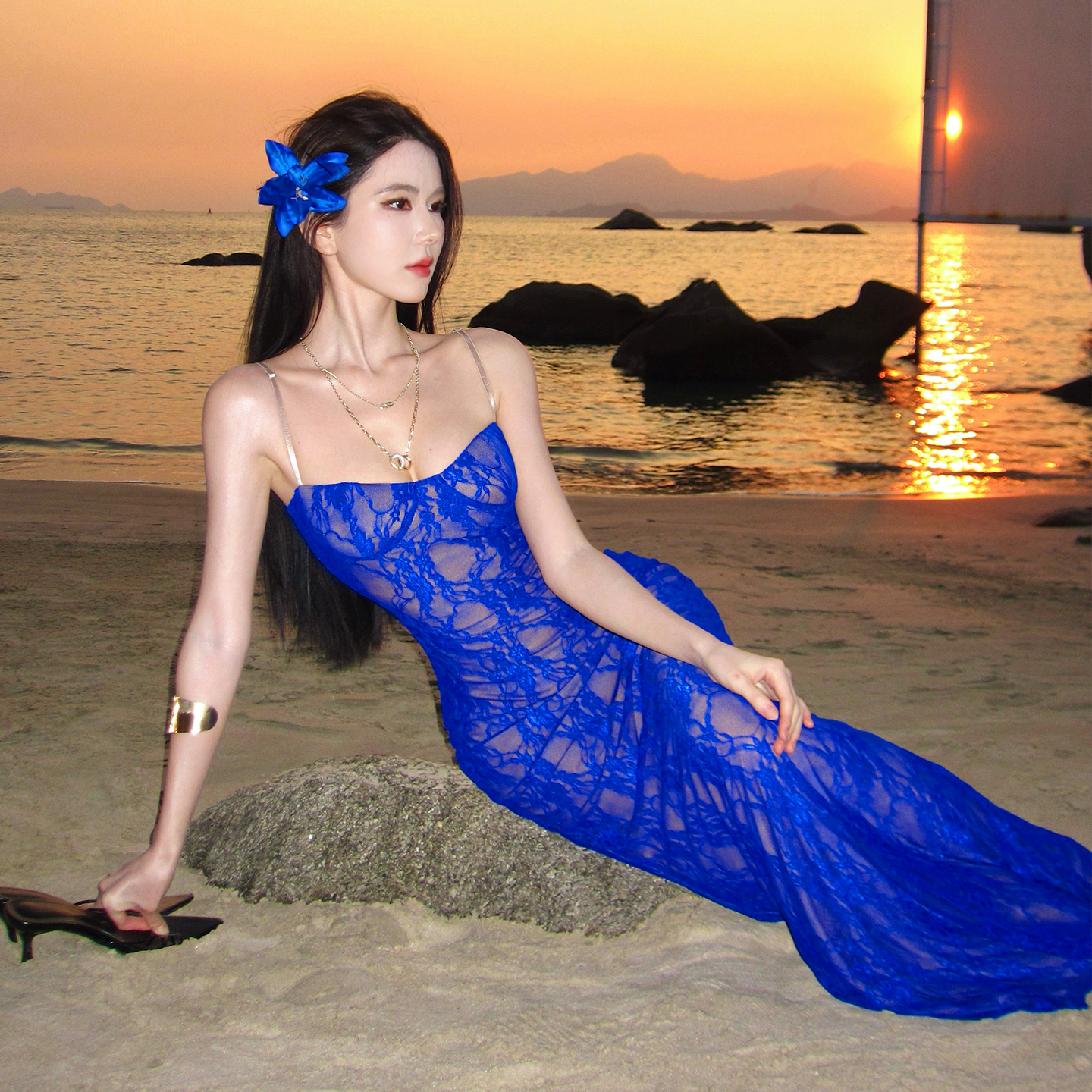 寶藍色度假風連衣裙女修身吊帶露背魚尾包臀生日禮服度假長裙