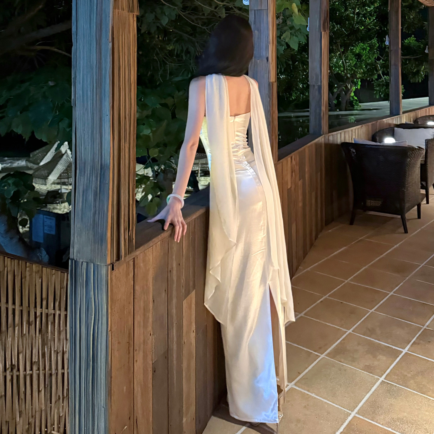 流光盛宴白色抹胸連衣裙女修身顯瘦披肩亮片名媛禮服長裙