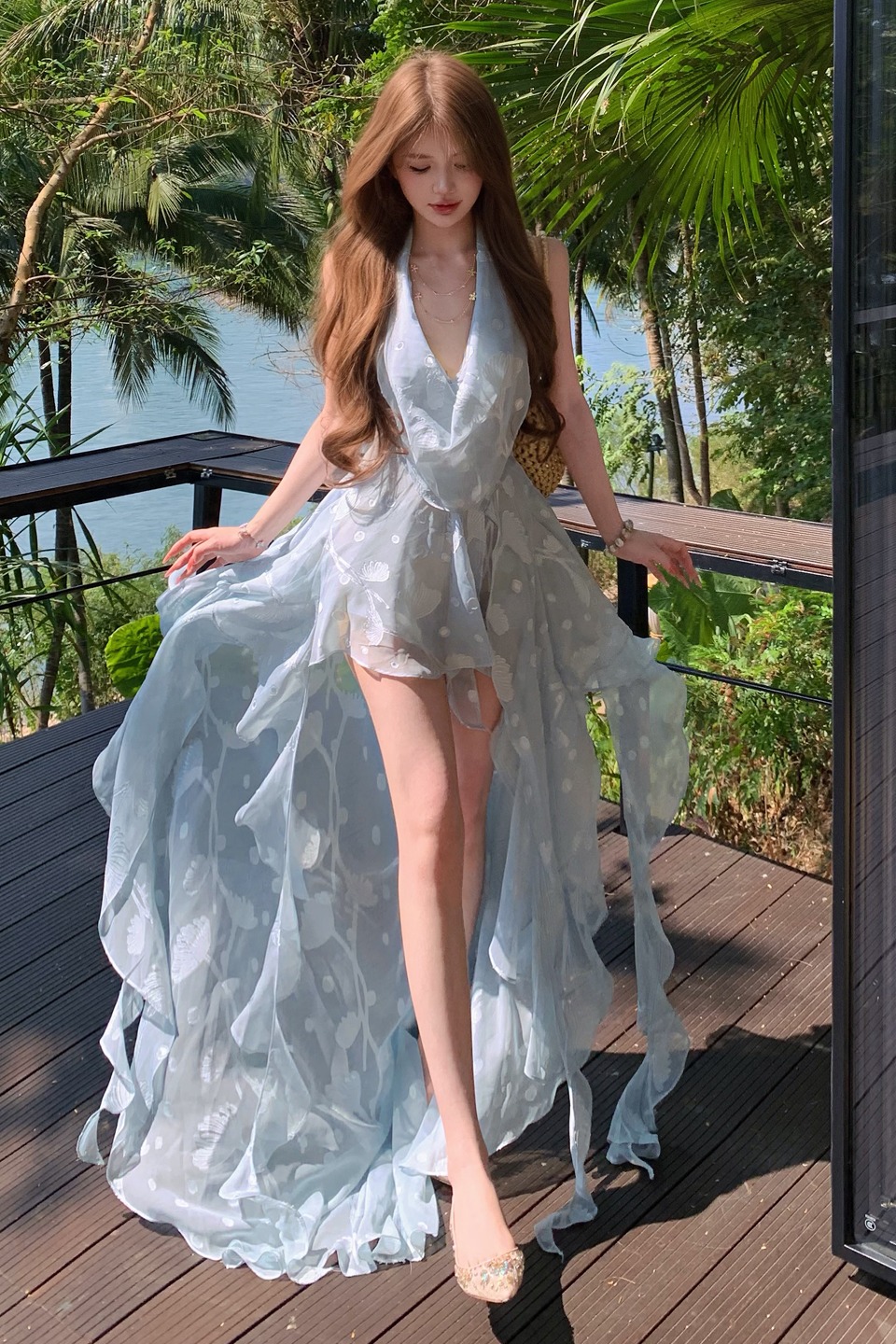 落日蔓藤2026新款氣質高腰顯瘦拼接魚尾長款掛脖連衣裙女
