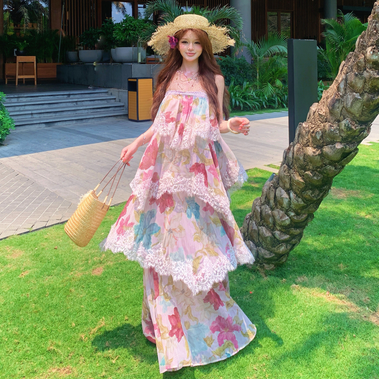 藝術生明媚穿搭碎花蕾絲吊帶連衣裙女春夏絕美蛋糕長裙子