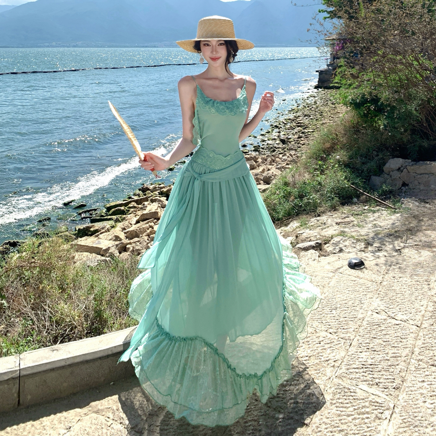 收腰顯瘦后背綁帶拼接蕾絲長款吊帶連衣裙女