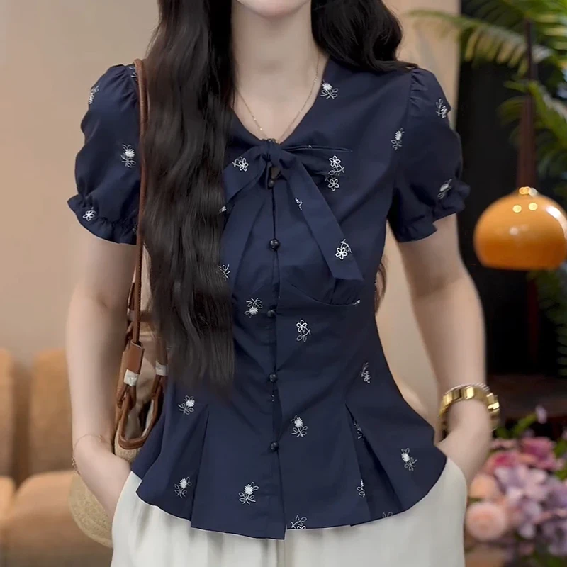 MY11754# 大码高级感刺绣V领短袖衬衫女夏季新款胖mm显瘦掐腰百搭上...