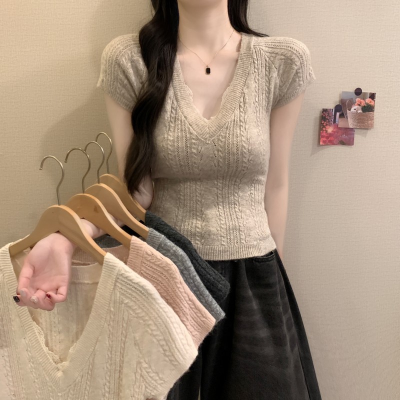 MY16579# 新款韩版设计感小众蕾丝拼接软糯气质v领慵懒针织衫女裝貨源...