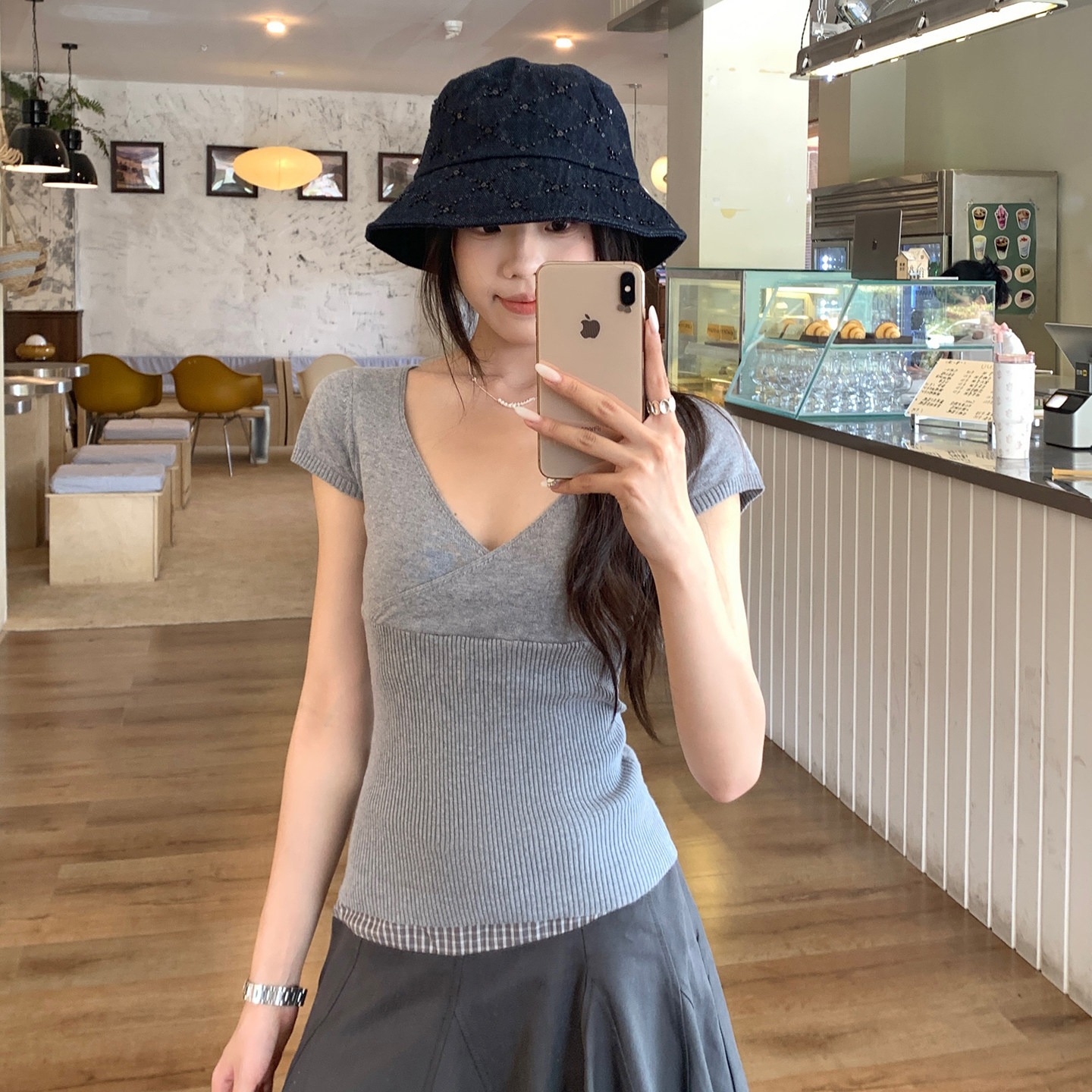 烏77韓系粉色V領短袖T恤女2026春季新款通勤百搭顯瘦短款針織上衣