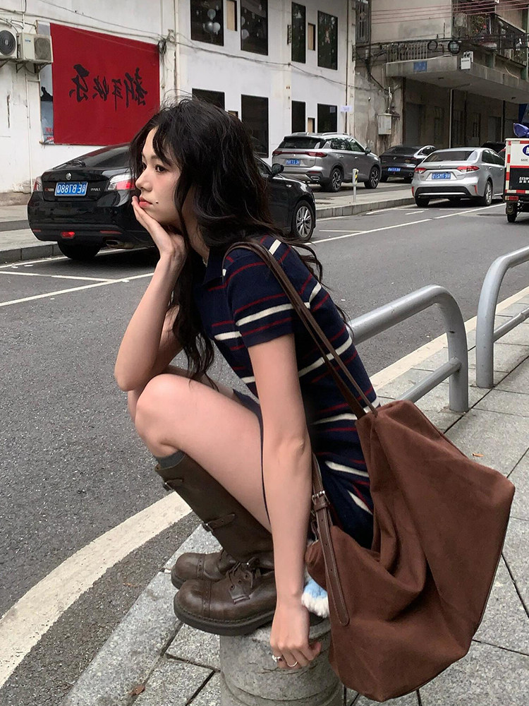 法式藍色條紋POLO連衣裙女夏季2026新款小個子設計感小眾收腰裙子