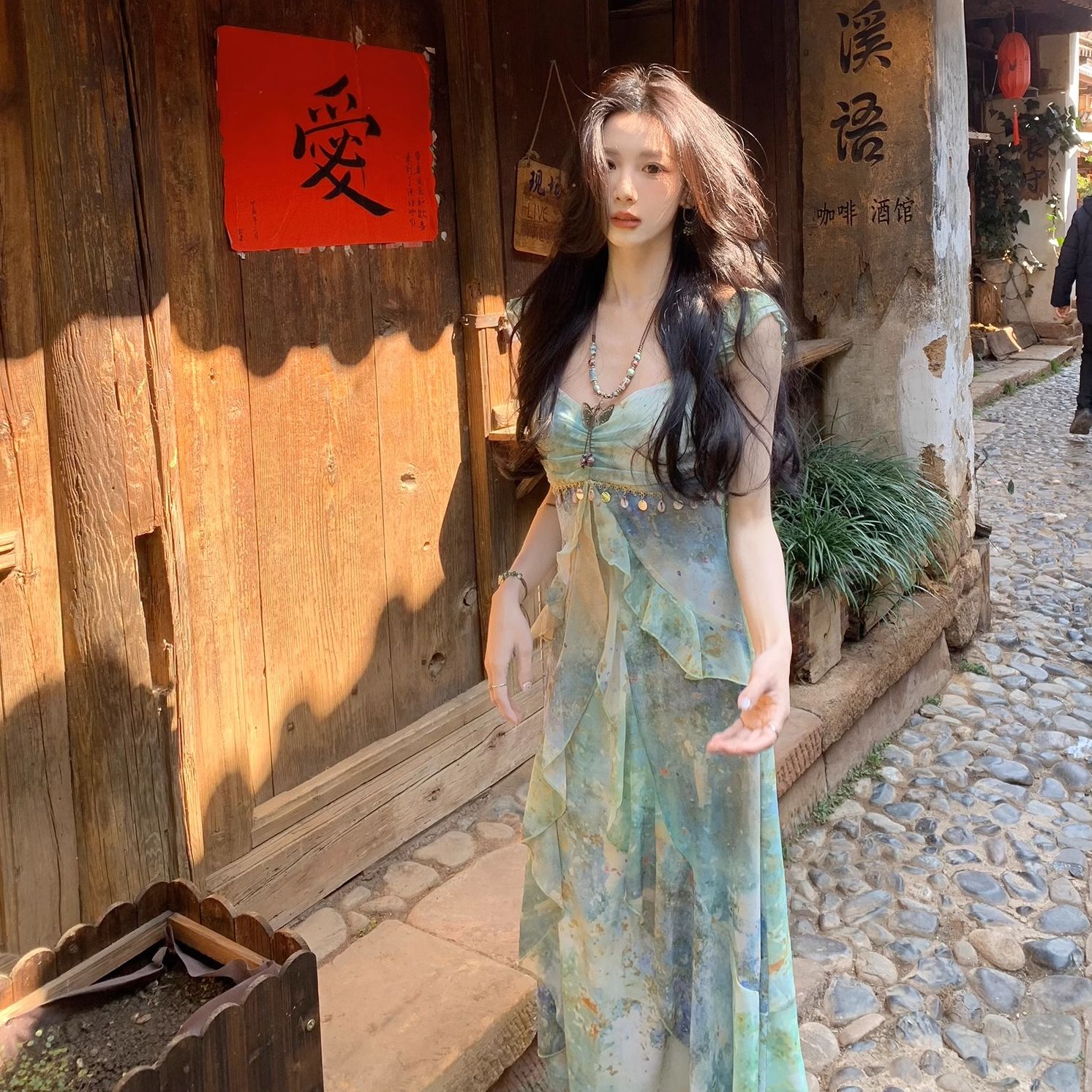 海邊度假風法式吊帶氣質連衣裙高級感百搭印花顯瘦長裙 2025新款