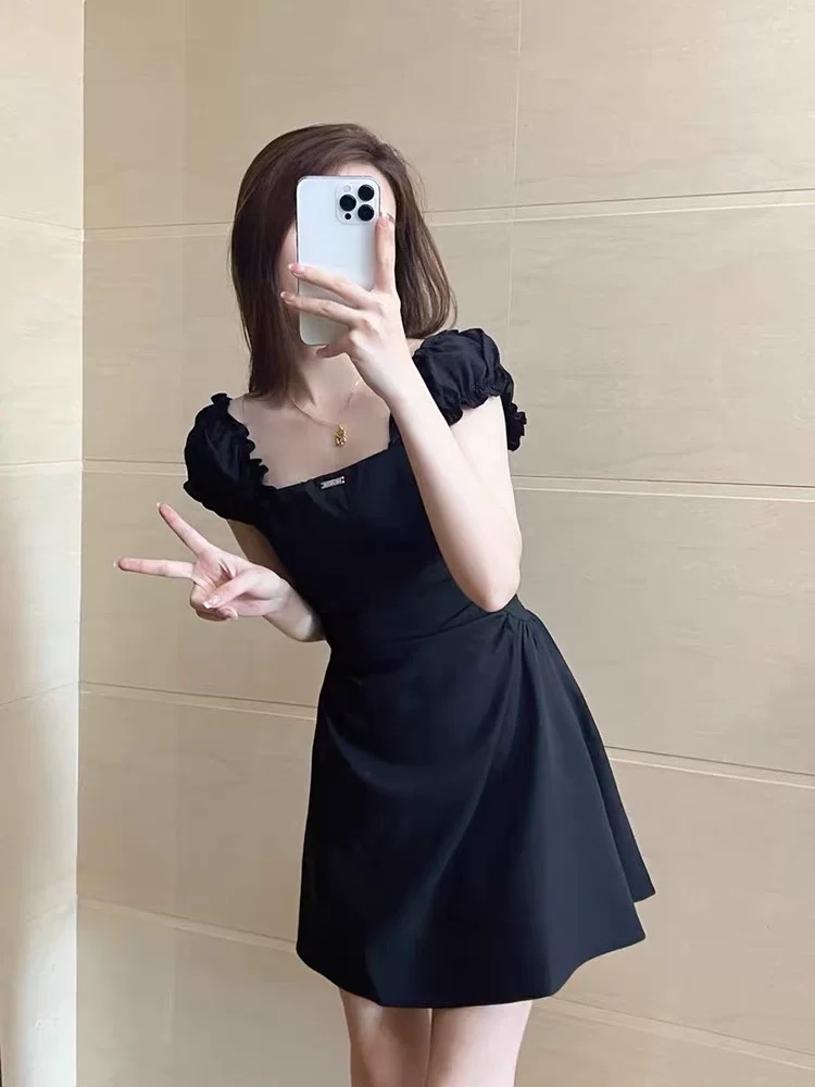 黑色收腰顯瘦方領連衣裙女2025新款夏季法式赫本風氣質a字短裙子