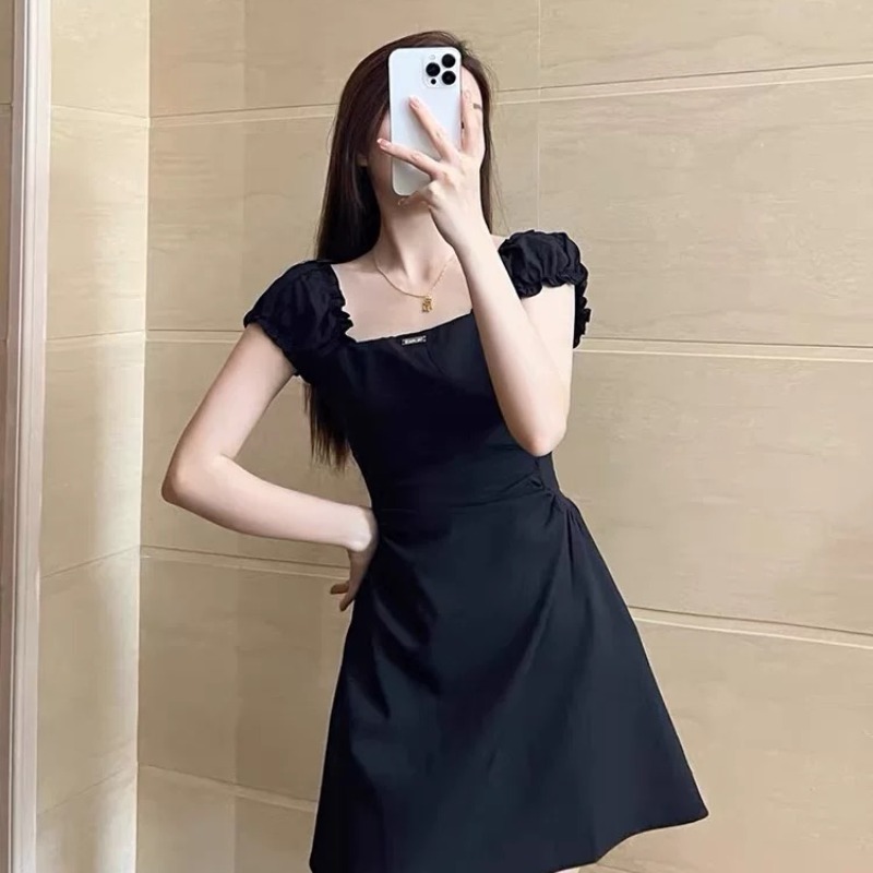 黑色收腰顯瘦方領連衣裙女2025新款夏季法式赫本風氣質a字短裙子