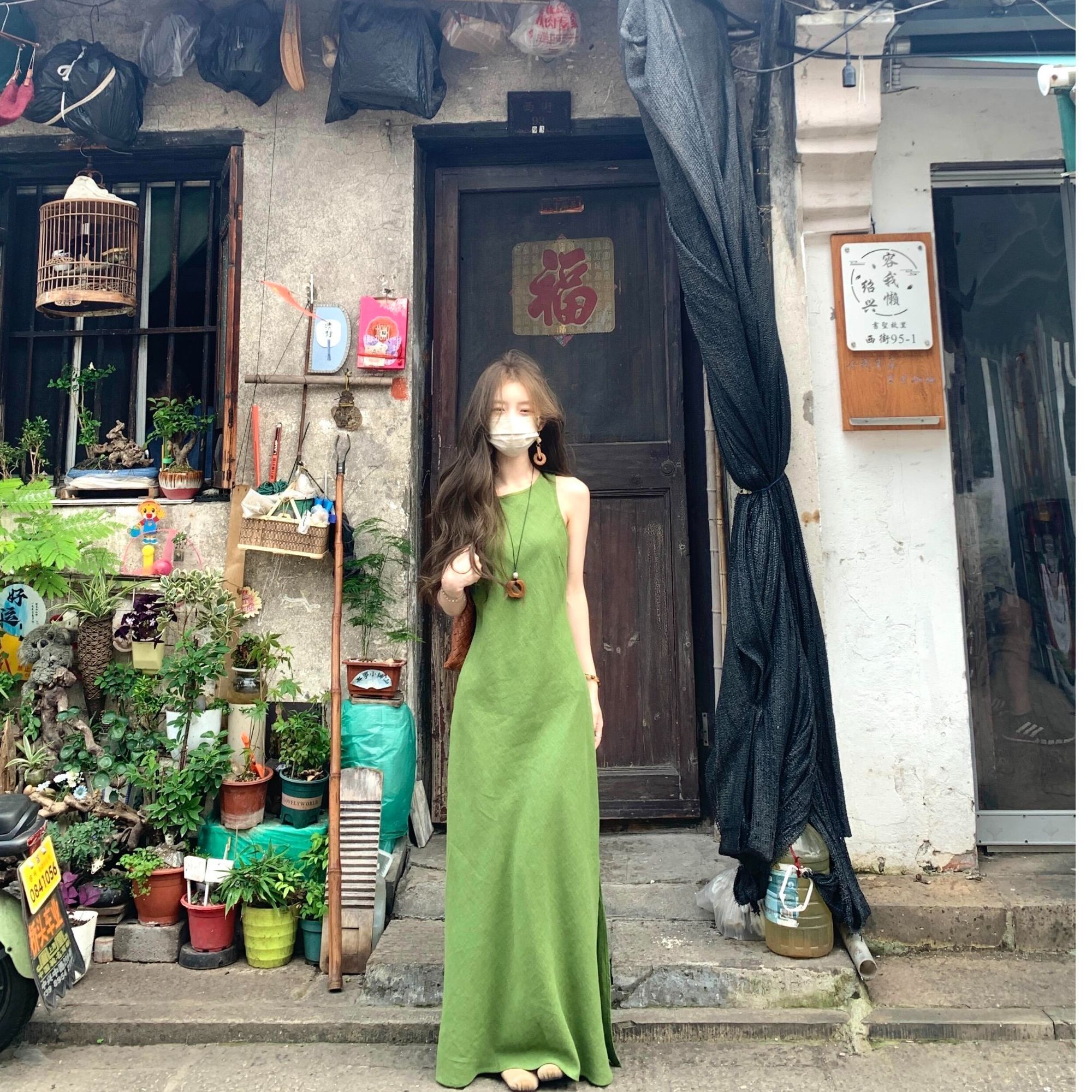 綠色連衣裙女2025夏新款高級感氣質超好看修身高個子無袖背心裙