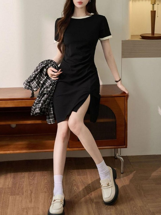 設計感氣質連衣裙女夏2025新款撞色收腰抽褶開叉裙子
