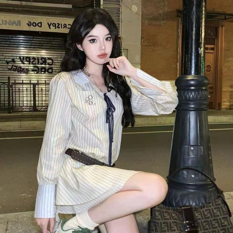 學院風長袖條紋襯衫連衣裙女春秋季2025新款茶系穿搭假兩件套短裙